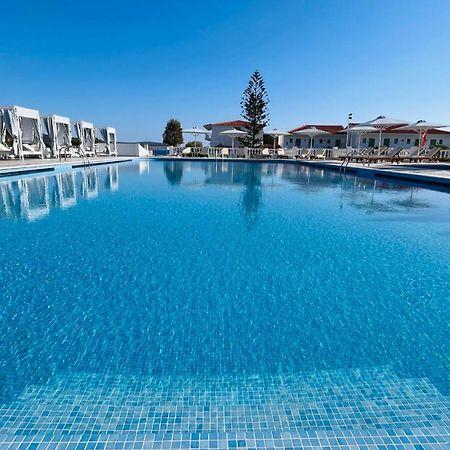 Sirenes Beach Resort Самос Екстериор снимка
