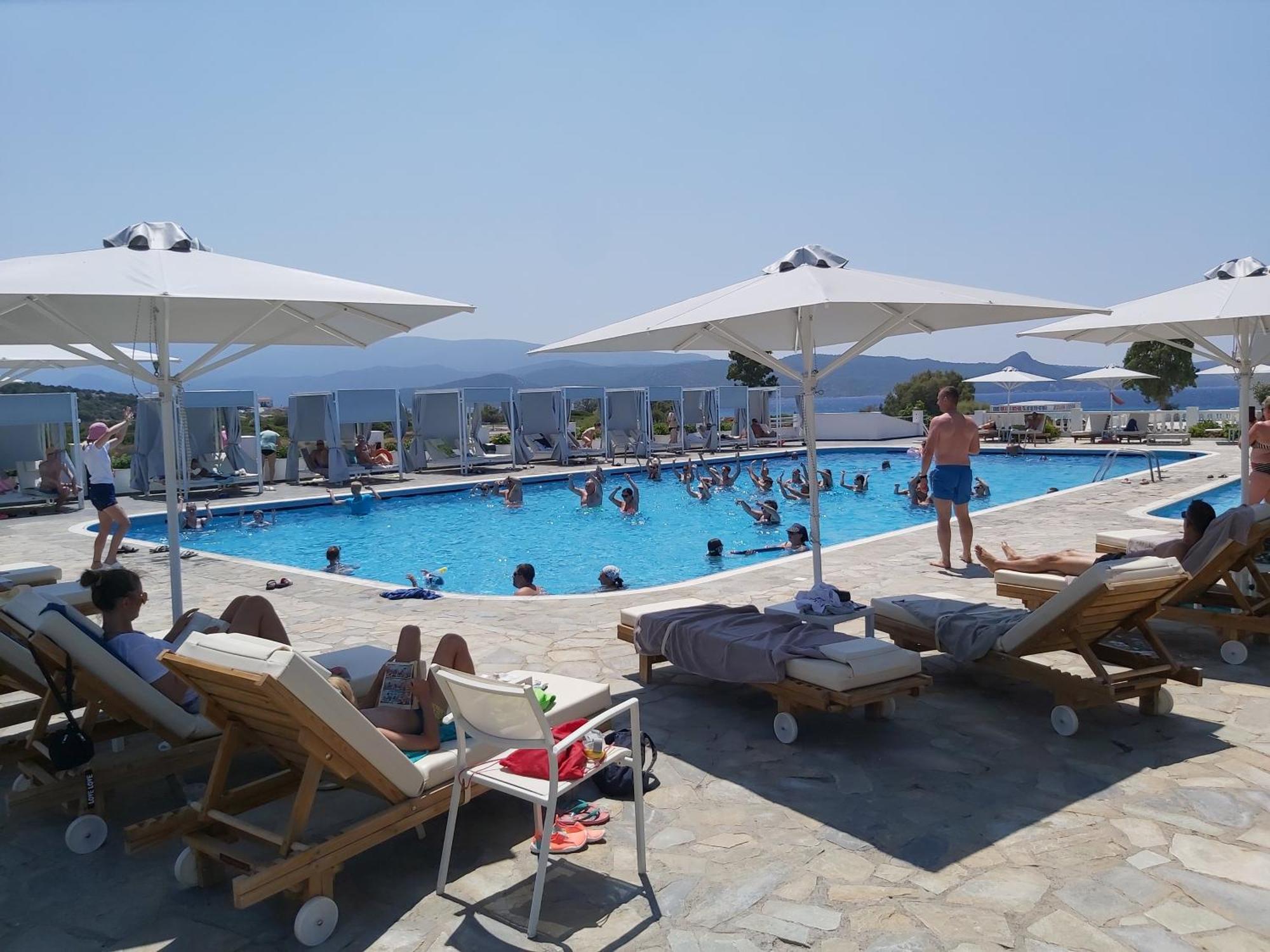 Sirenes Beach Resort Самос Екстериор снимка