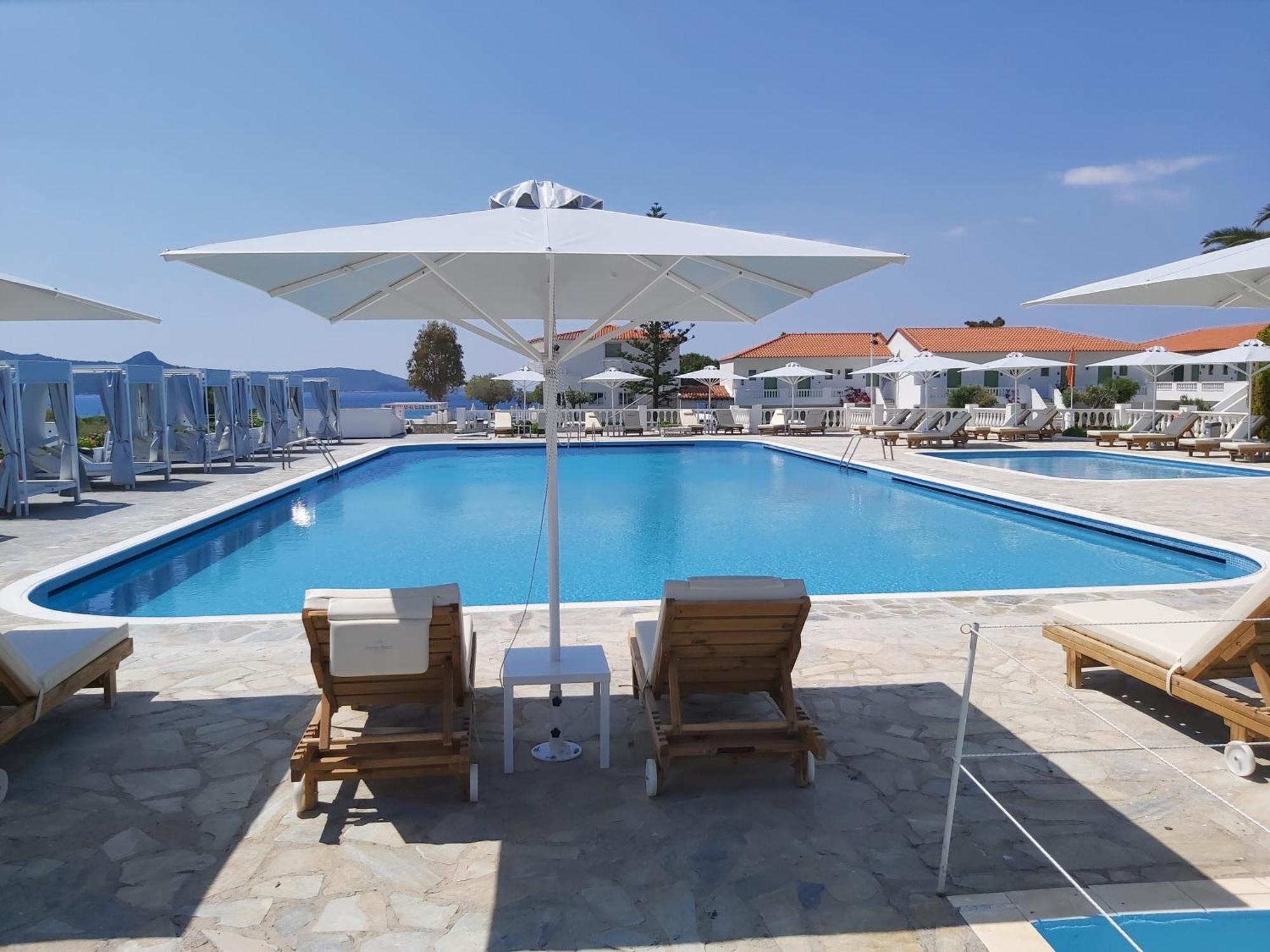 Sirenes Beach Resort Самос Екстериор снимка