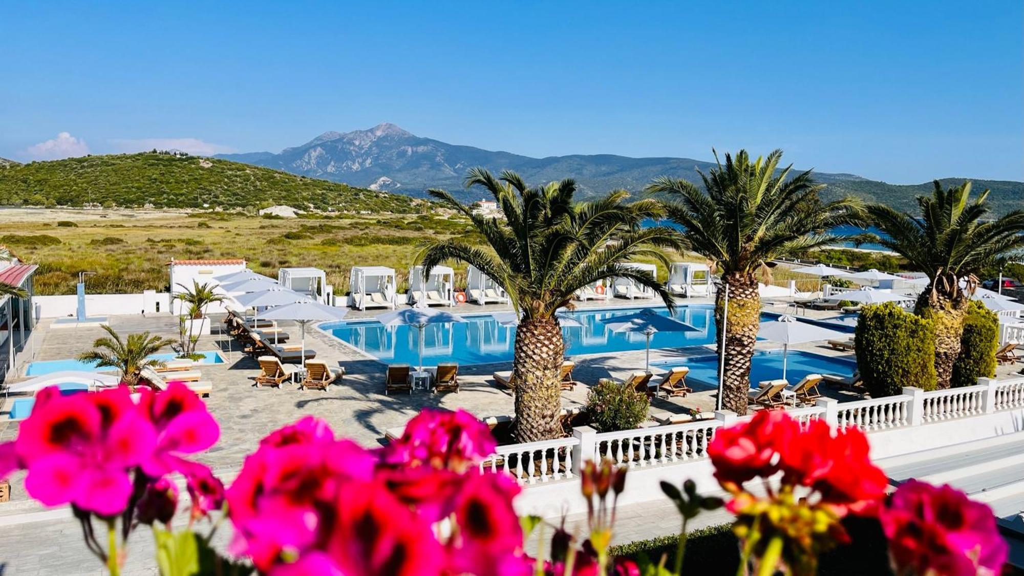 Sirenes Beach Resort Самос Екстериор снимка