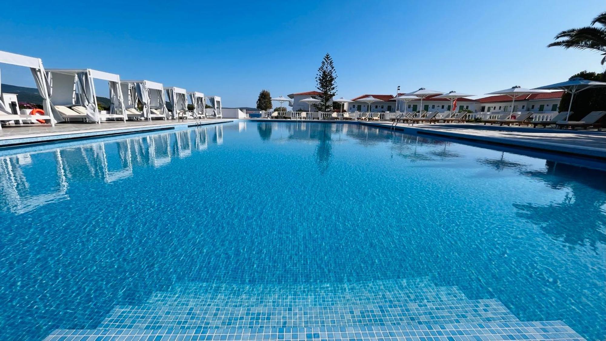 Sirenes Beach Resort Самос Екстериор снимка